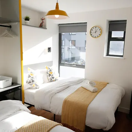 New Luxury Rooms In The Heart Of London Next To Shops, Cafes, Bars & Metro With Shared Bathrooms Exterior photo