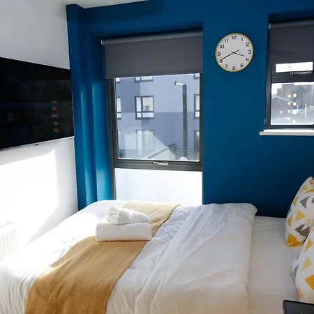 New Luxury Rooms In The Heart Of London Next To Shops, Cafes, Bars & Metro With Shared Bathrooms Exterior photo