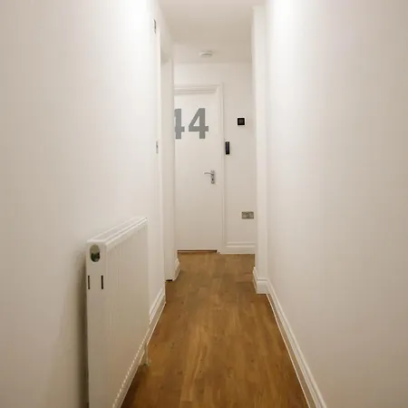 New Luxury Rooms In The Heart Of London Next To Shops, Cafes, Bars & Metro With Shared Bathrooms Exterior photo