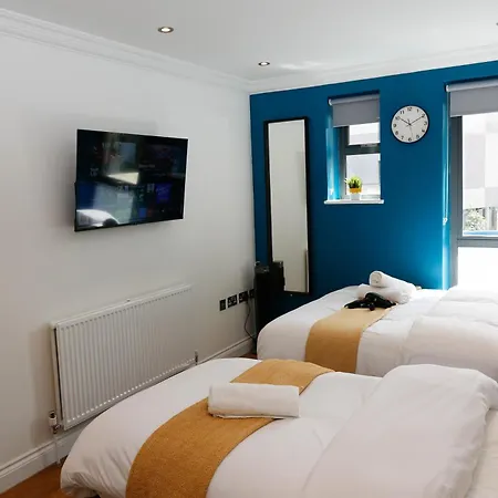 New Luxury Rooms In The Heart Of London Next To Shops, Cafes, Bars & Metro With Shared Bathrooms Exterior photo