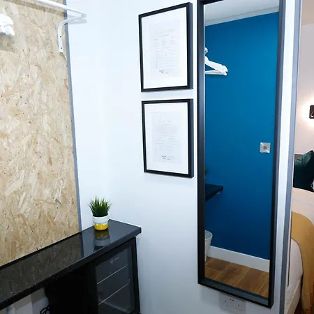 New Luxury Rooms In The Heart Of London Next To Shops, Cafes, Bars & Metro With Shared Bathrooms Exterior photo