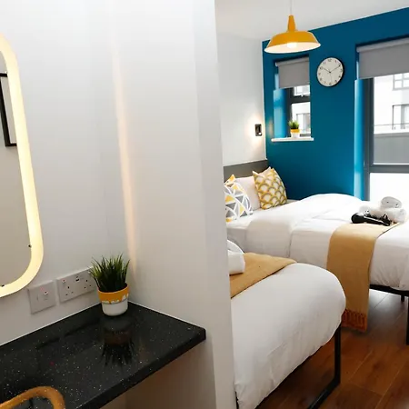 New Luxury Rooms In The Heart Of London Next To Shops, Cafes, Bars & Metro With Shared Bathrooms Exterior photo