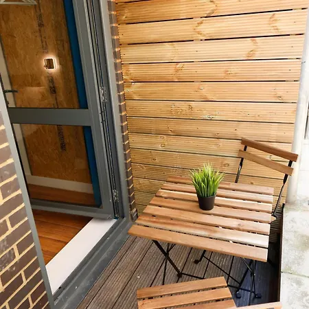 New Luxury Rooms In The Heart Of London Next To Shops, Cafes, Bars & Metro With Shared Bathrooms Exterior photo