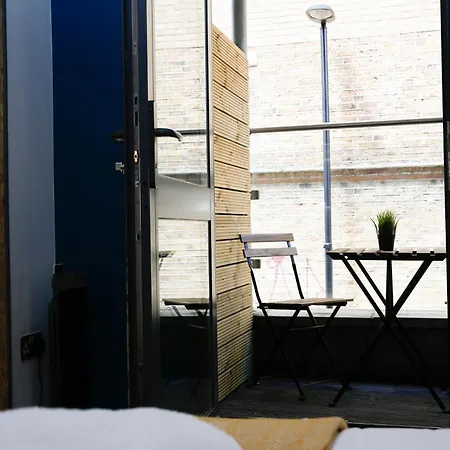 New Luxury Rooms In The Heart Of London Next To Shops, Cafes, Bars & Metro With Shared Bathrooms Exterior photo