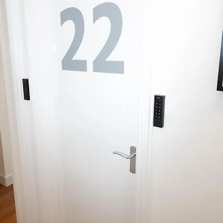 New Luxury Rooms In The Heart Of London Next To Shops, Cafes, Bars & Metro With Shared Bathrooms Exterior photo