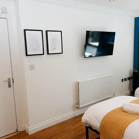New Luxury Rooms In The Heart Of London Next To Shops, Cafes, Bars & Metro With Shared Bathrooms Exterior photo
