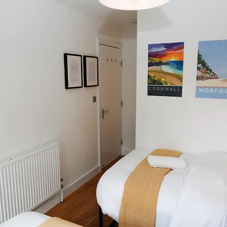 New Luxury Rooms In The Heart Of London Next To Shops, Cafes, Bars & Metro With Shared Bathrooms Exterior photo