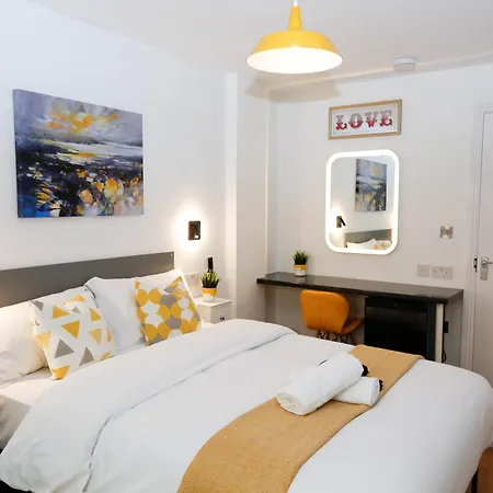 New Luxury Rooms In The Heart Of London Next To Shops, Cafes, Bars & Metro With Shared Bathrooms Exterior photo