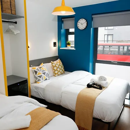 New Luxury Rooms In The Heart Of London Next To Shops, Cafes, Bars & Metro With Shared Bathrooms Exterior photo