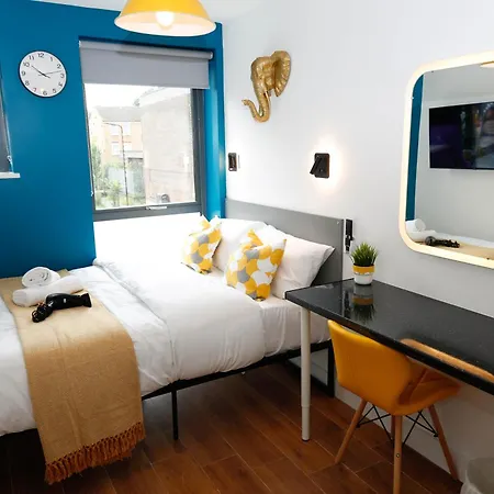 New Luxury Rooms In The Heart Of London Next To Shops, Cafes, Bars & Metro With Shared Bathrooms Exterior photo