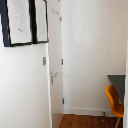 New Luxury Rooms In The Heart Of London Next To Shops, Cafes, Bars & Metro With Shared Bathrooms Exterior photo