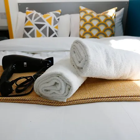 New Luxury Rooms In The Heart Of London Next To Shops, Cafes, Bars & Metro With Shared Bathrooms Exterior photo