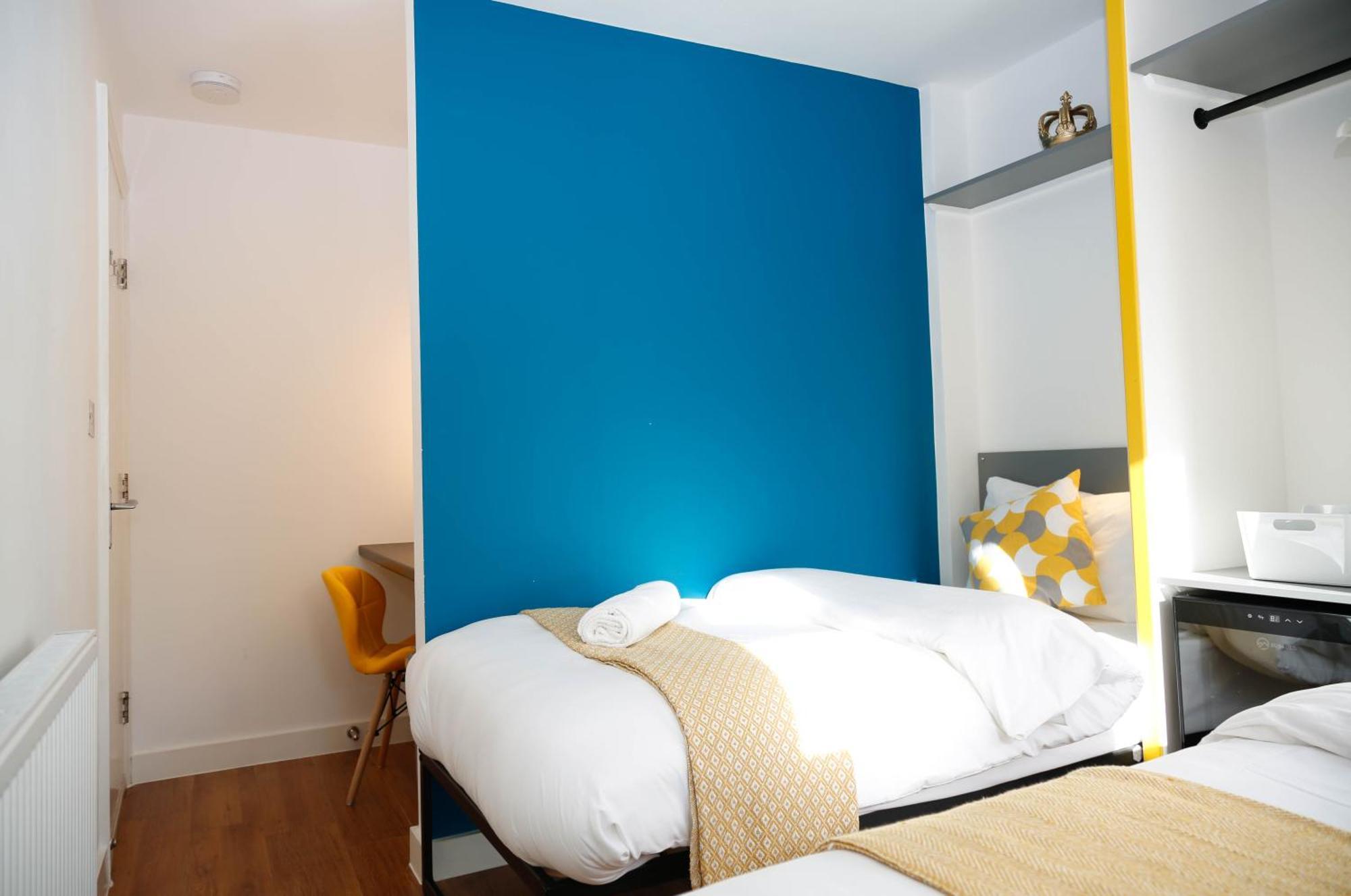 New Luxury In The Heart Of Next To Shops, Cafes, Bars & Metro With Shared Bathrooms Quarto em Acomodações Particulares *