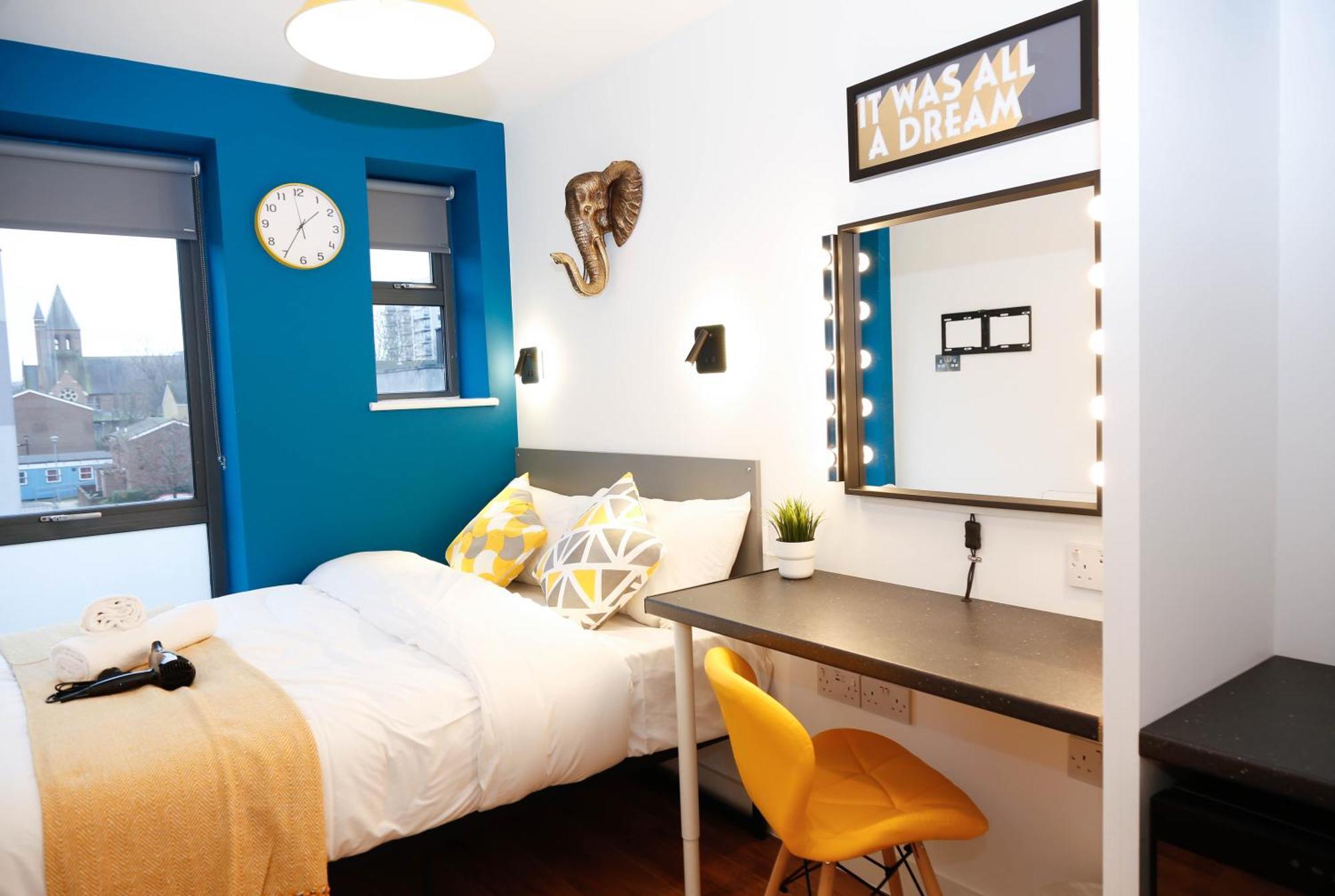 Quarto em Acomodações Particulares New Luxury In The Heart Of Next To Shops, Cafes, Bars & Metro With Shared Bathrooms