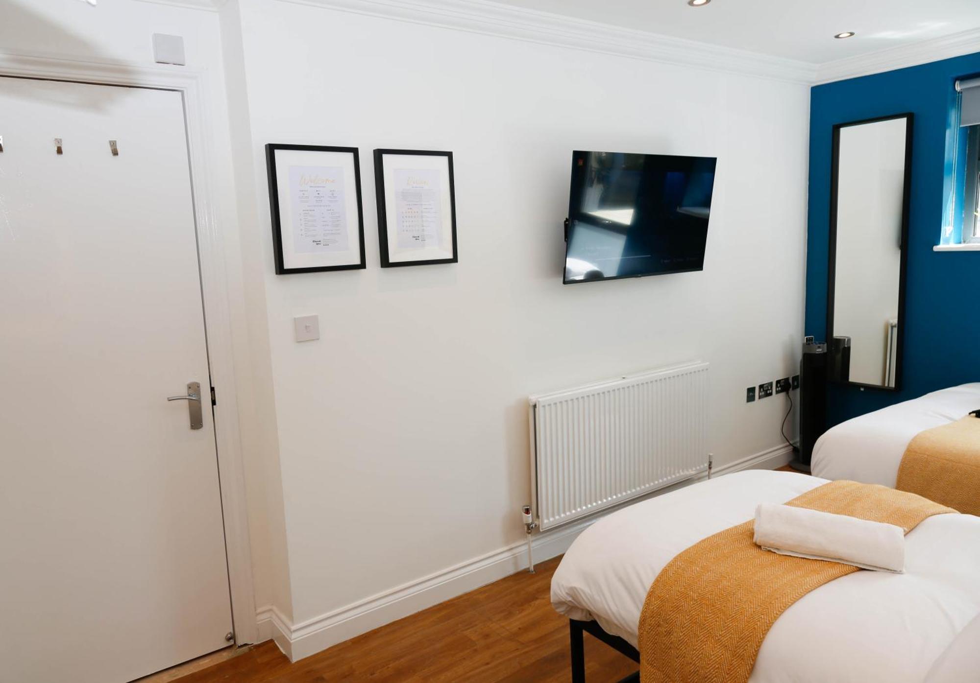 New Luxury In The Heart Of Next To Shops, Cafes, Bars & Metro With Shared Bathrooms Quarto em Acomodações Particulares