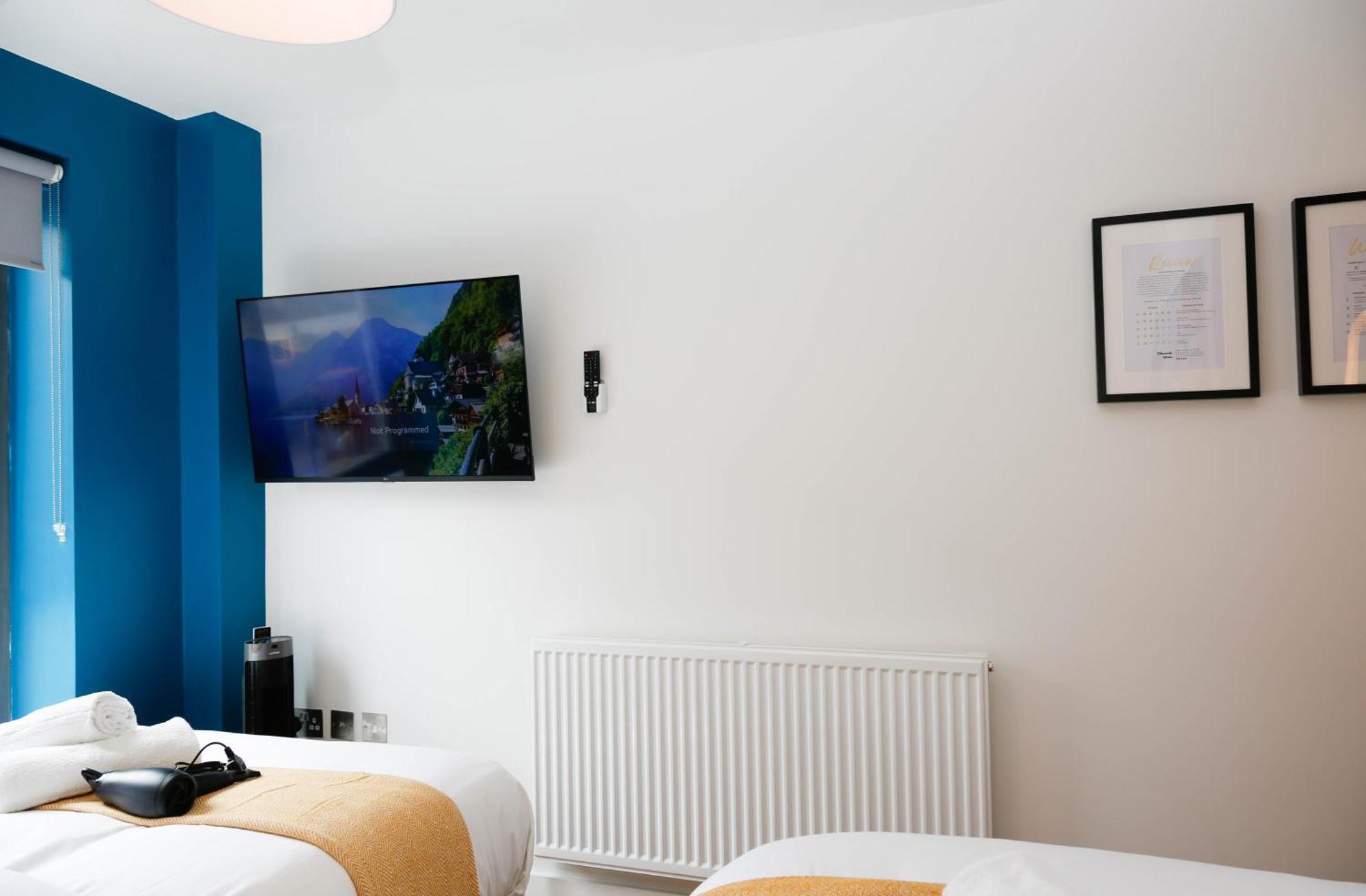 Quarto em Acomodações Particulares New Luxury In The Heart Of Next To Shops, Cafes, Bars & Metro With Shared Bathrooms